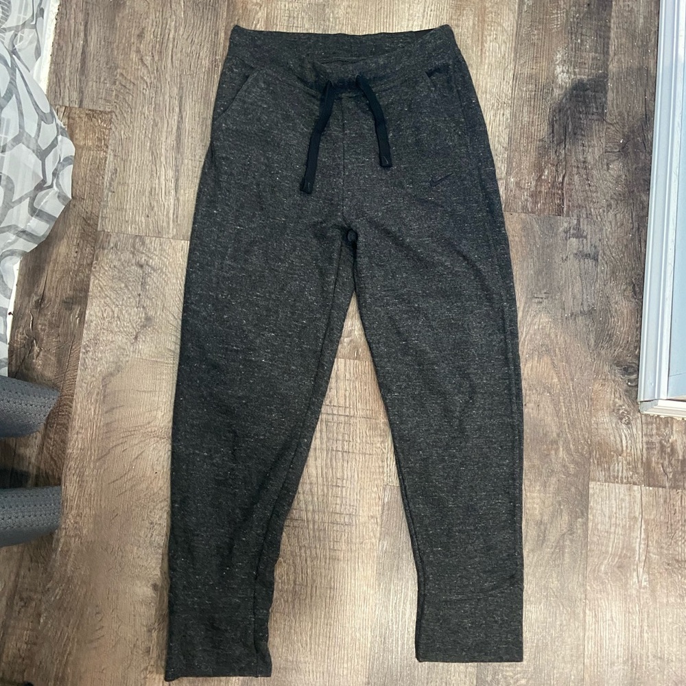 Women’s Nike Therma joggers
